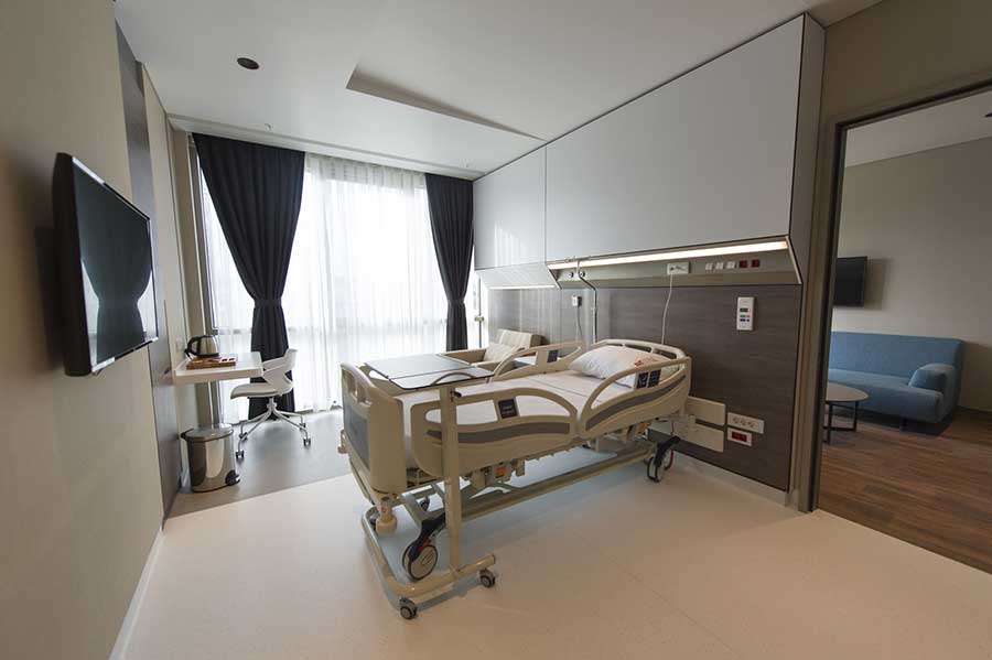BHT Clinic yatılı fizik tedavi hasta odası